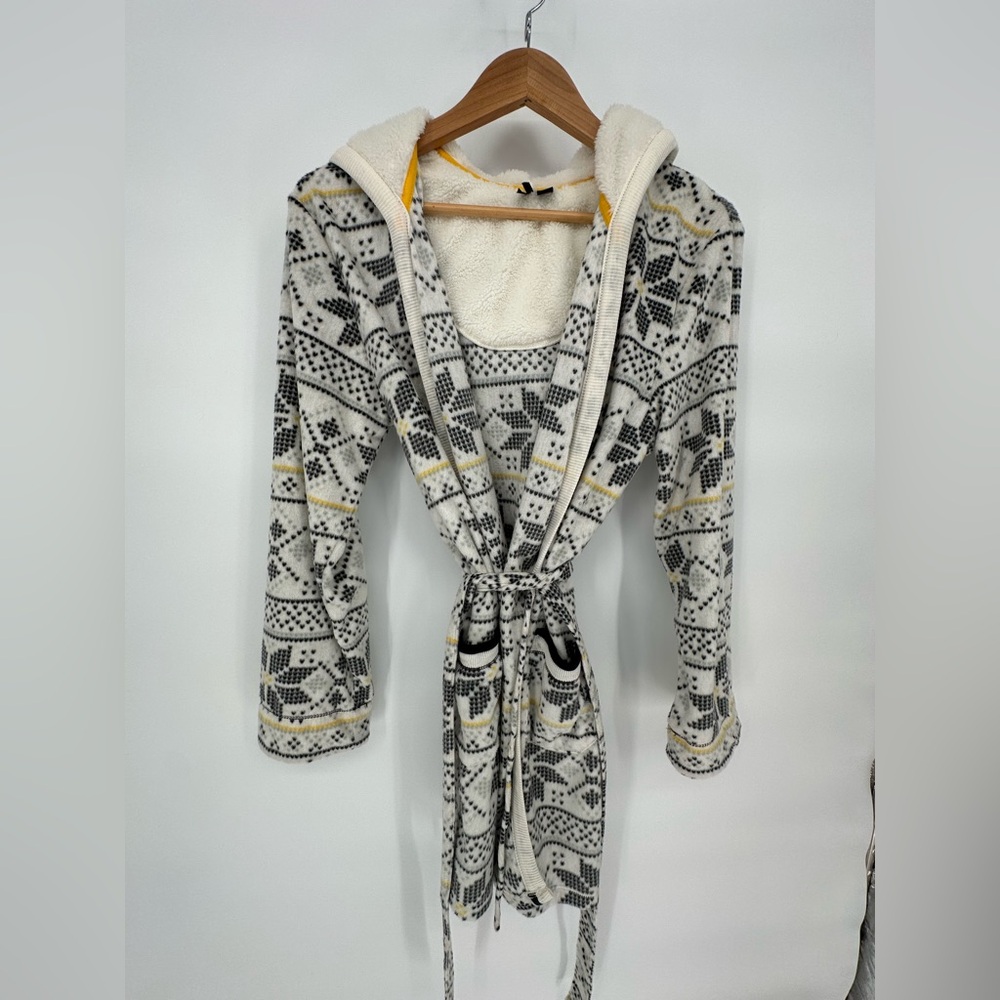 Kenzie Women’s Small Cozy White Yellow Black Hooded Patterned Belted Robe Warm S